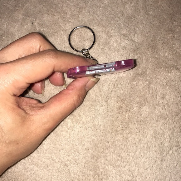 Custom epoxy bone 🦴 Scooby-Doo and the whole gang keychain by Me - Picture 3 of 3